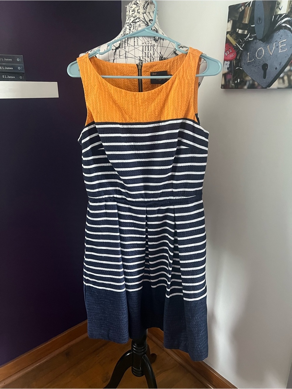 7 for $30 Just Taylor Textured Sleeveless Dress